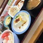 Matsuya - ソーセージエッグ朝定食、小鉢は冷奴（＾∇＾）