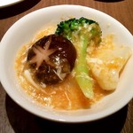 京鼎樓 - 「季節野菜の蟹あんかけ」は季節限定です。