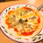 サイゼリヤ - 野菜とキノコのピザ