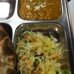 ディル レストラン - サラダとチャナ