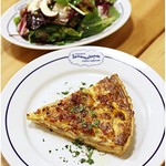 ブラッスリー　ロノマトペ - ワインにピッタリ☆アンディーヴとベーコン、グリュイエールチーズのタルト