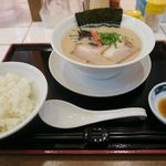 豚肉料理専門店 ねじめ食堂 - 博多ラーメンセット（ラーメン＋餃子3個＋白ご飯）900円