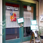 LA TAVERNETTA alla civitellina - 2016/11/13  入り口、予約で満席のためのお断りの、貼り紙がありました。