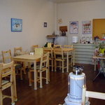 ハルノ珈琲 - ハルノ珈琲の店内：入口から見たところ