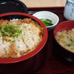 林屋大衆食堂 - カツ丼(大盛)