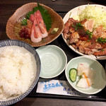 Shouya - 刺身とチキンステーキ定食850円