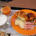 B&B Hotel - 朝食ブッフェ