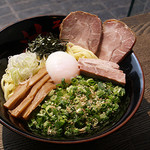 油そば 東京油組総本店 - 料理写真:スペシャルトッピングB(チャーシュー2枚+ねぎゴマ+半熟たまご)