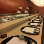 やま中・本店　鮨と日本料理　 - 白木のカウンター素晴らしい