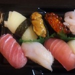 魚きん - 握り寿司（上・左側アップ）