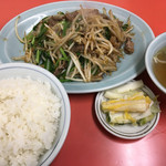 三久飯店 - 牛肉ニラ炒め定食