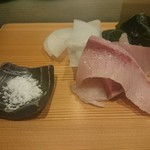 鮨処 多田 - 造り　寒鰤