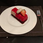 Café Macaron - ROMANCE VELVET CAKE：Php199