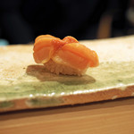 東麻布 天本 - 大分の赤貝の握り