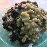 阿婆冰 - 芋泥紅豆花生緑豆牛奶冰+雪花冰(お値段忘れました)