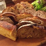 パン盛り合わせ