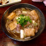 鳥銀 - 鴨なんばん蕎麦(¥750)
                                冬期限定メニューの一つ。鴨とネギは串に刺して炭火で焼いてある。残念ながら蕎麦自体は凡庸だが、具と出し汁の美味さはかなりのレベル。