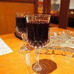 ステラ - 赤ワイン１杯目