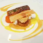 シャトー　ラ・パルム・ドール - 市場からの鮮魚料理 「市場の鮮魚のポワレ・ラングスティーヌ添え・人参のピュレソースとサフラン風味のソース」