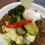 アプランティ - 限定3種のチーズと春菊のキーマカレー980円