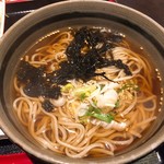 魚沼釜蔵総本店 - 温かい蕎麦