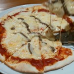 アルバトロス - みんなのお気に入りアンチョビピザ