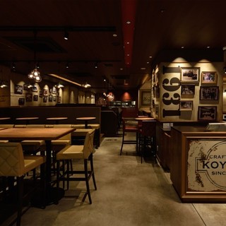 様々なタイプのお席で、ゆったりくつろげる心地良さを追求