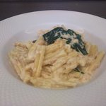 ヴィア トスカネッラ - カサレッチェ　ツナとホウレン草のクリームソース（2016.12）