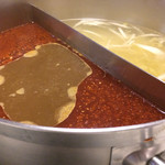 滿堂紅頂級麻辣鴛鴦火鍋 - 