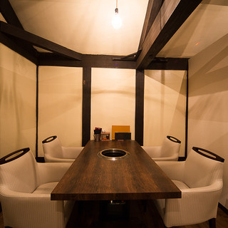 Private rooms available - A relaxing restaurant that makes use of the nostalgic stone storehouse