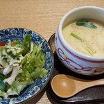 Sushi Mihama - サラダ、茶碗蒸し、みそ汁とデザートが付いています