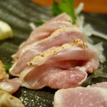 やきとり 鳥舗 - ［2016/12］奄美産地鶏のタタキ(800円)