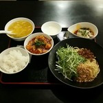 リトル成都 - 【ランチ】リアル担々麺：850円