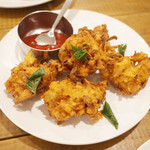 ヴェヌス サウス インディアン ダイニング - オニオンパコラ(400円)