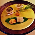 『たたきごぼうの白胡麻和え』『茶ぶりのなまこ』『金柑の蜜煮』『ヒラメのお寿司』『くわいのせんべい』～♪( ^o^)ﾉ