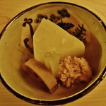 祇園 末友 - 『聖護院大根』『蓮根』『ふき』『すけこ』の焚き合わせ～♪( ^o^)ﾉ