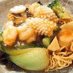 中国名菜 露天 - 海鮮と野菜の五目かた焼きそば 1290円