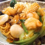 中国名菜 露天 - 海鮮と野菜の五目かた焼きそば 1290円