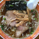 かざま屋 - 昔ながらの雰囲気です。ラーメン600円。