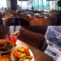 The Living Room with SKY BAR - 