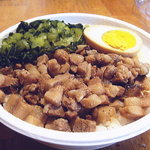 秋葉鶏排 - お持ち帰り　魯肉飯