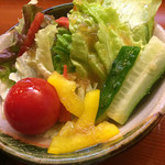 寿司処 博 - 特盛りちらし2000円のサラダ