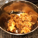 スパイス料理ナッラマナム - サービスのおつまみ(くるみ)