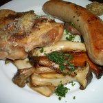 若鶏のロースト、伊賀豚ソーゼージ添え