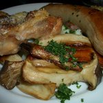 大西亭 - 若鶏のロースト、伊賀豚ソーゼージ添え