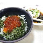 クラーク食堂 - イクラ丼、湯豆腐