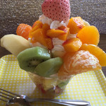 雪みるく - フルーツMIXパフェ 1000円