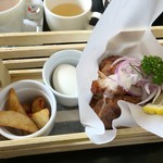 BRASS - 照り焼きチキンバスケットのセット