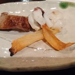 鮨 波やし - 焼き物（焼きマグロ、エイヒレ、スミイカゲソ）