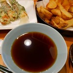 おぎ野 - 竹輪天ぷらとフライドポテト